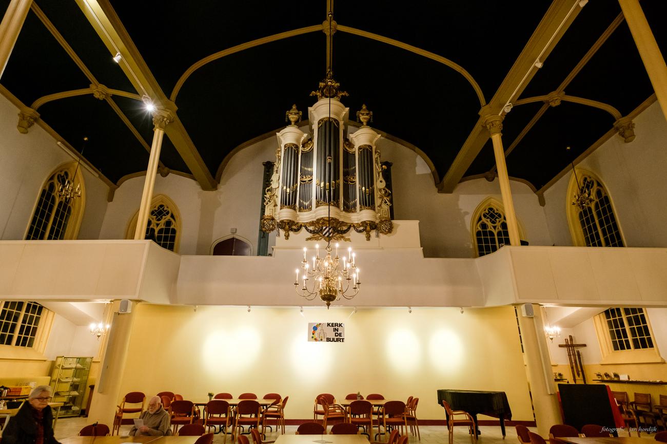 Foto van de binnenkant van de Oude kerk Charlois